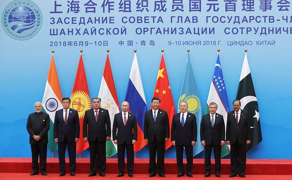 Фото: Participants in the Shanghai Cooperation Organisation Summit. Shanghai Cooperation Organisation Summit, http://en.kremlin.ru/catalog/keywords/23/events/57716/photos/54115